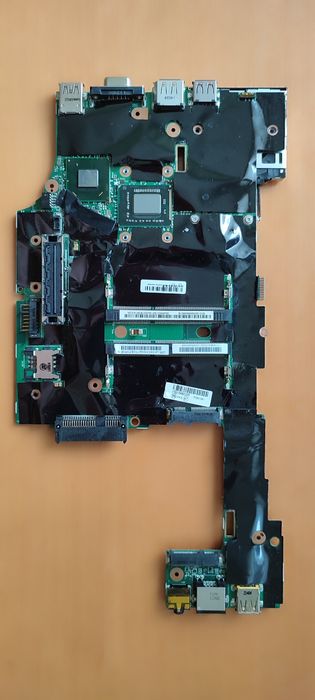 Материнська плата Lenovo X220. На відновлення або запчастини.