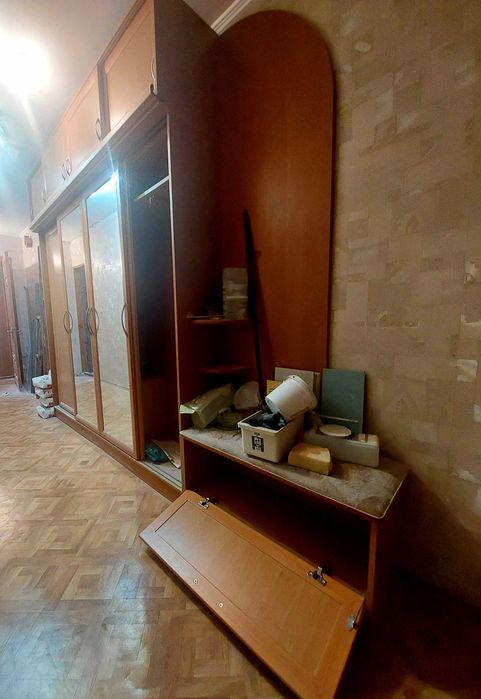 Меблі для вітальні, прихожа