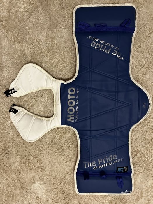 Желет фірми MOOTO в гарному стані, використаний