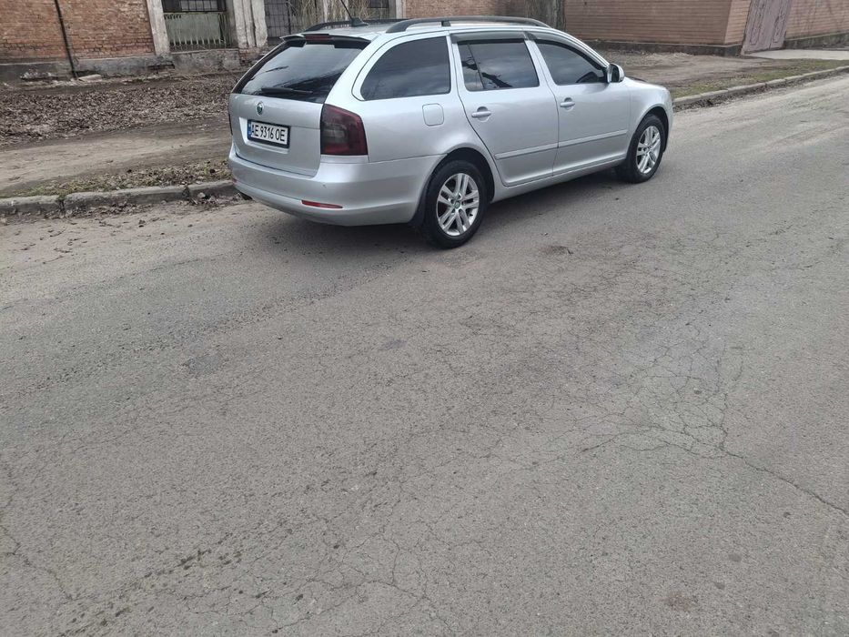 Продам Шкоду Октавиа А5 Full 1,6 ДИЗЕЛЬ