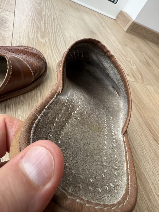 Mocno używane kapcie 45 dla prawdziwego faceta
