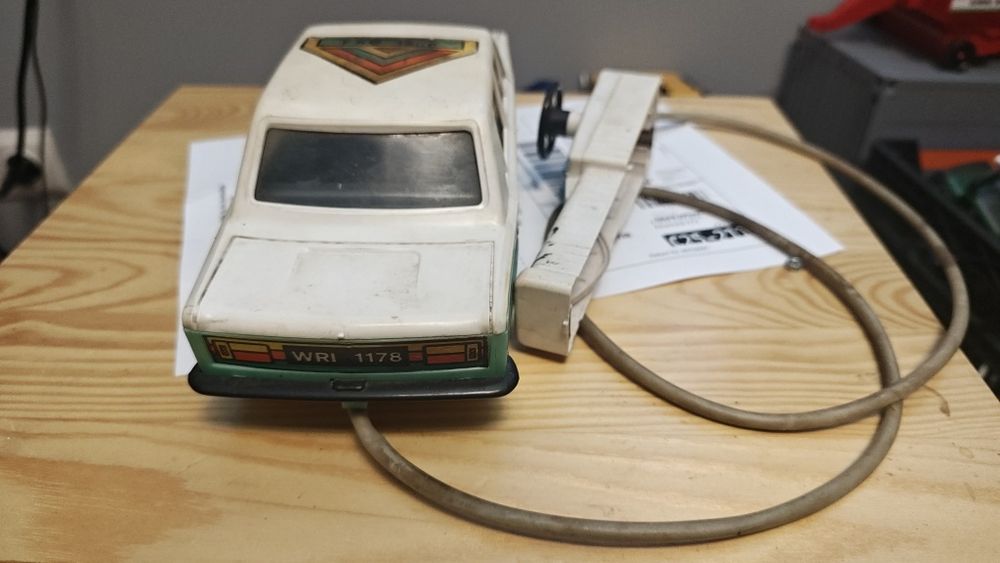 Polski Fiat 125p sinol na kabel prl
