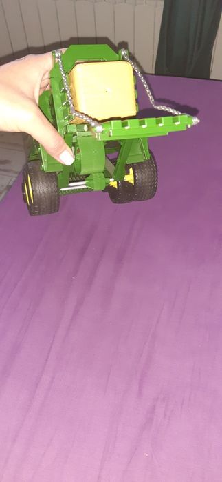 Prasa kostkująca John deere 690