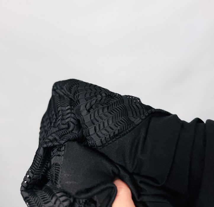 Czarna bluzka z koronkowym przodem S 36