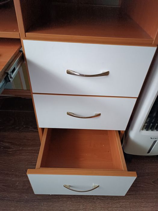 Стіл письмовий шкільний ,робочий