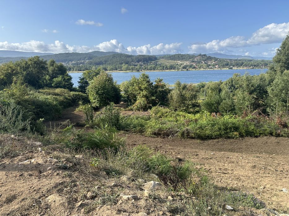 Terreno com vista rio