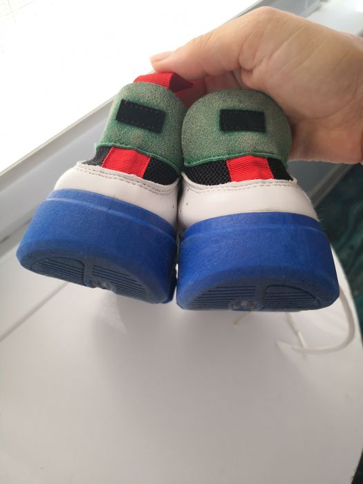 Кросівки яскраві 36 23см ідеал стан