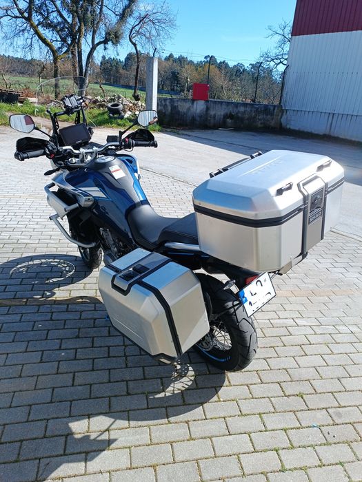 CF Moto 800 MT .