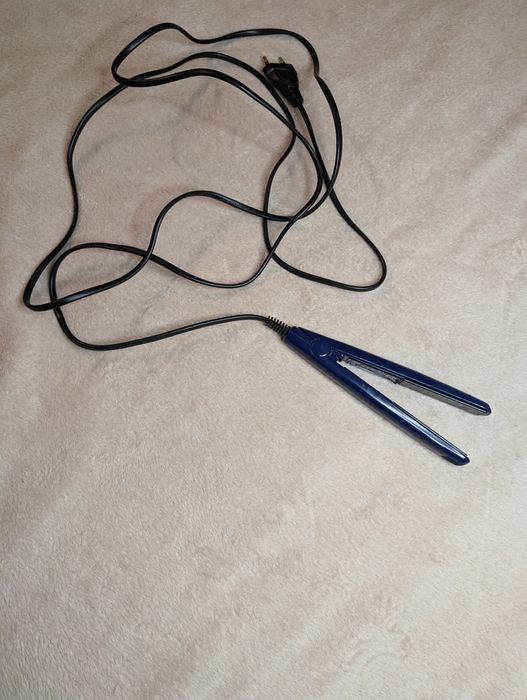 утюжок для вирівнювання волосся та завитків grunhelm
45 вт