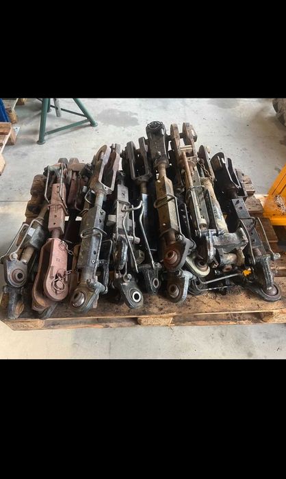 Wieszaki, Ramiona Case