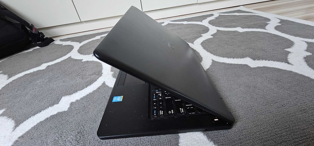 DELL 15,6/HD/16GB/512ssD/Win11/HDMI/WIFI/Bluetooth/Bateria7godzin