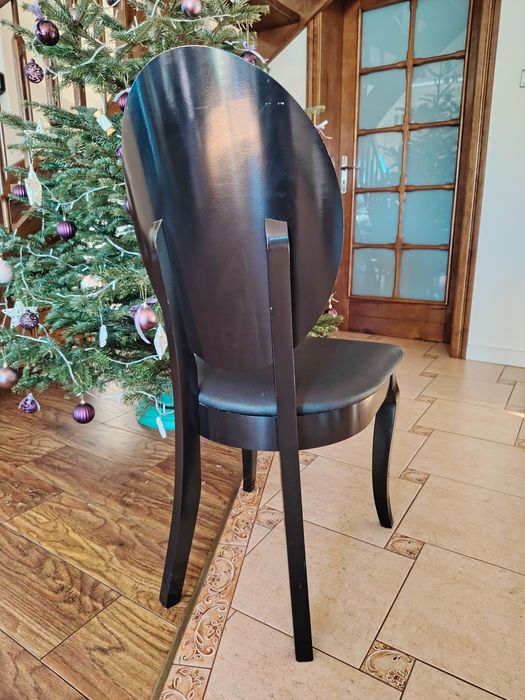 Krzesła obicie czarna  skóra naturalna  4+2