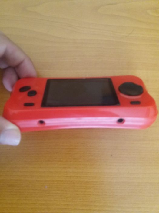 Mini consola portátil com 100 jogos - Gamer Gaming
