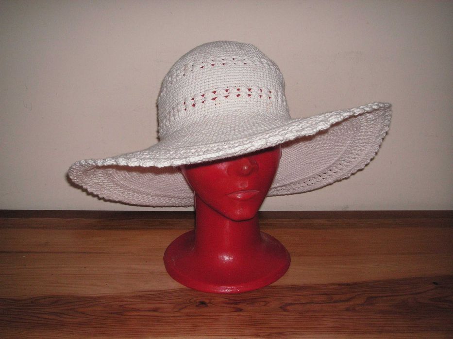 Chapéu de Senhora / Capeline Branco