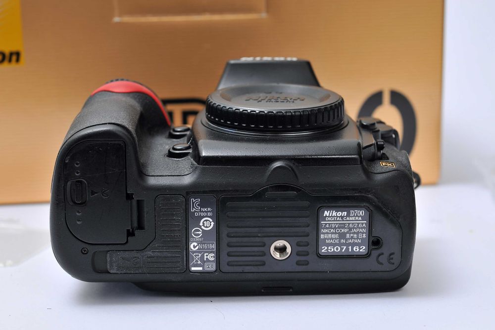 Nikon D700 20mil  disparos.