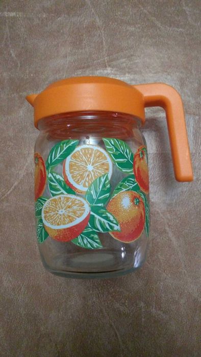 Глечик скляний для холодних напоїв Bormioli Rocco с дозатором.