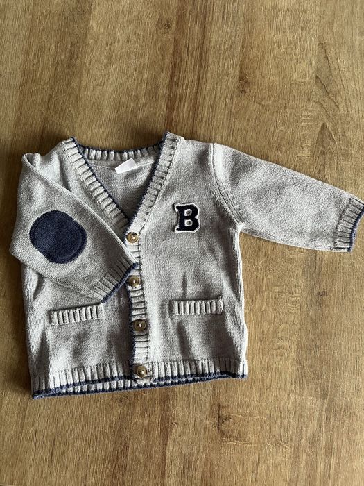 Sweterek kardigan 68