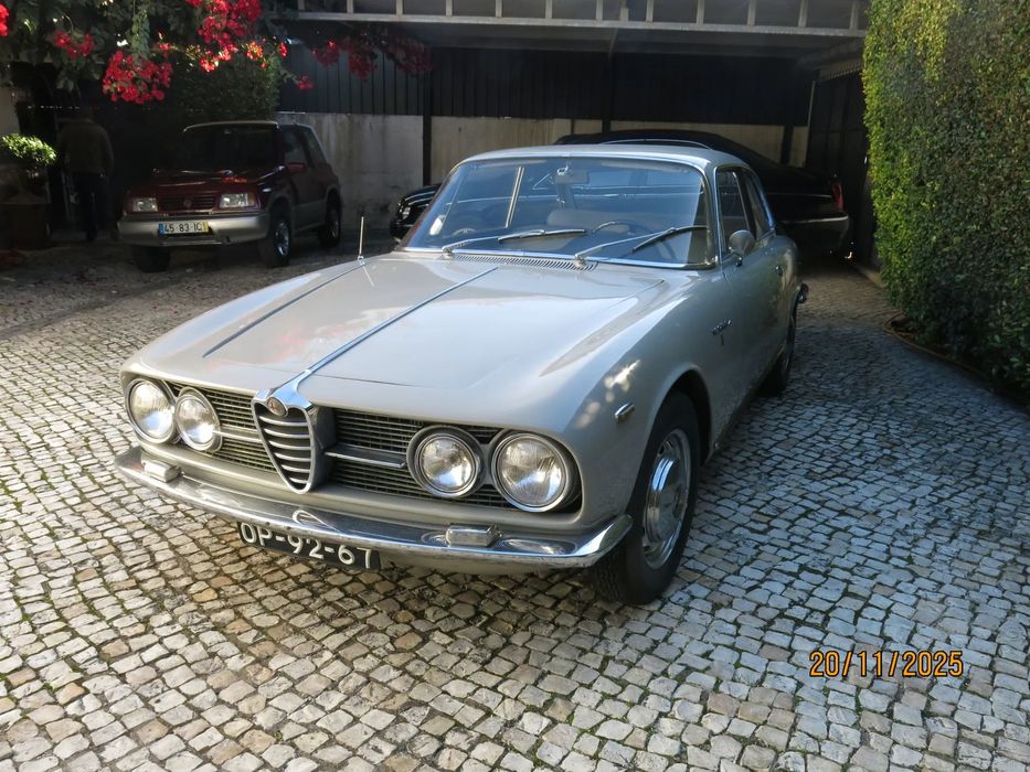 Alfa Romeo 2000