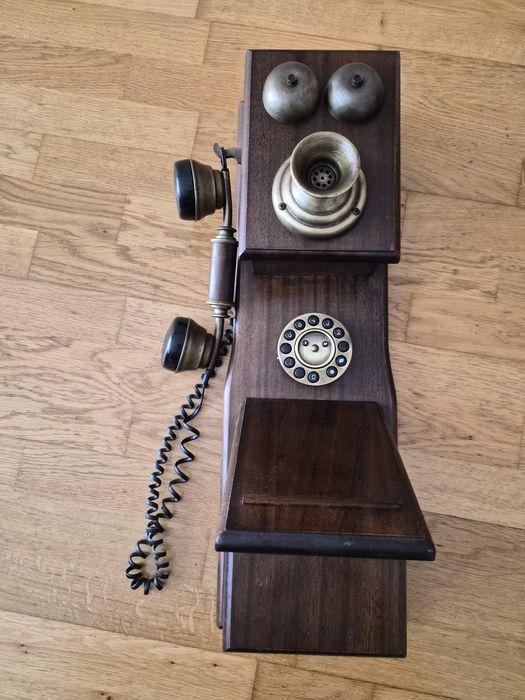 Telefon ścienny super stan