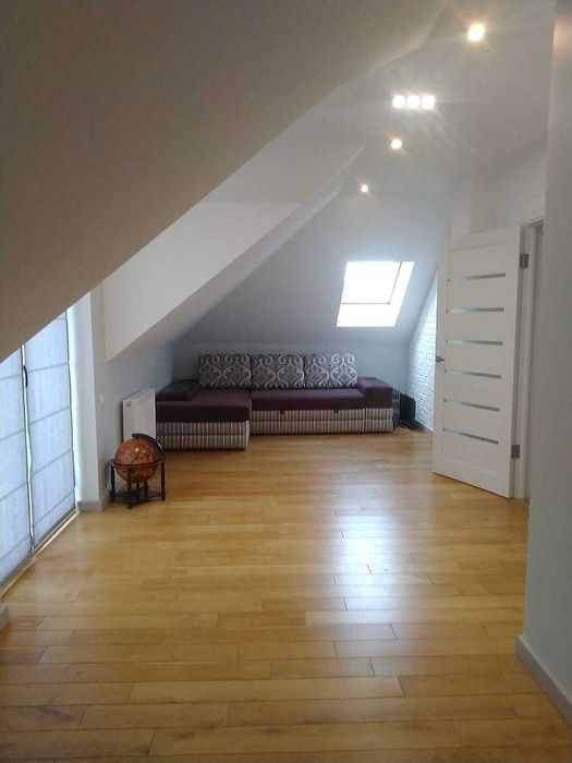 Теплий будинок біля лісу річки та Київського моря без %