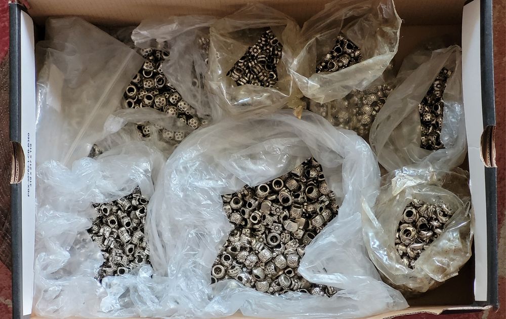Przekładki modułowe metalowe  koraliki charms ok 1700 szt mix