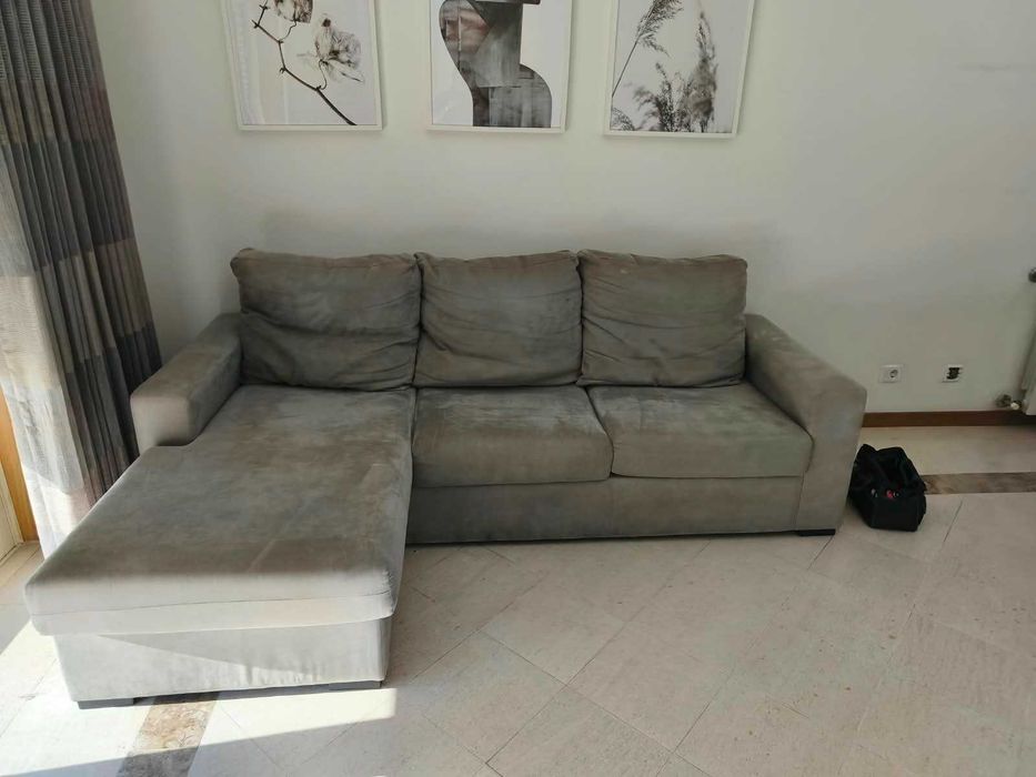 Sofá cinzento 3 lugares com chaise longue