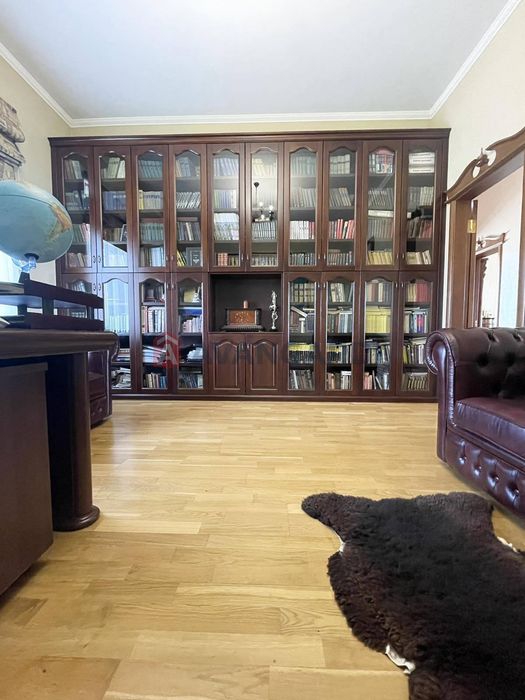 Дім біля річки для тих, хто знає ціну справжньому затишку.