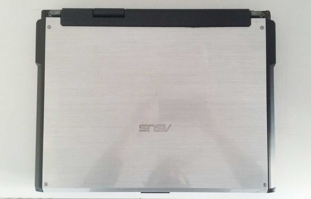 Portátil Gamming - 17Polegadas - Asus - Desocupar - Avariado Peças