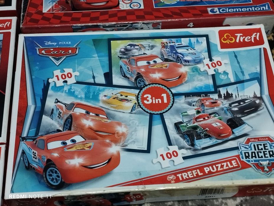 Zestaw ukladanek "Auta"