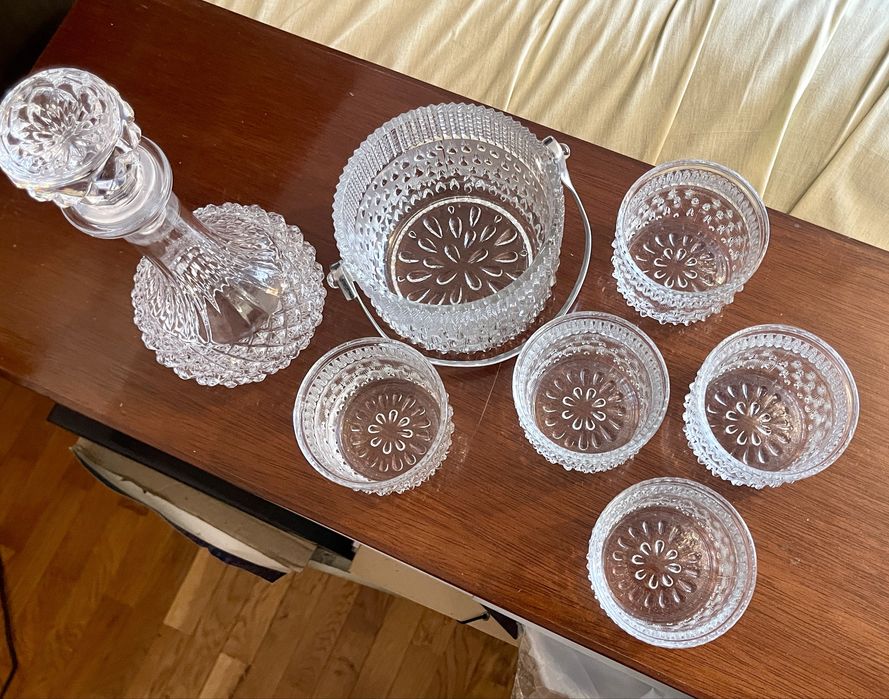 Cristal - Bottle + 5 Glasses + Ice Bucket. Never Used64751138189697124