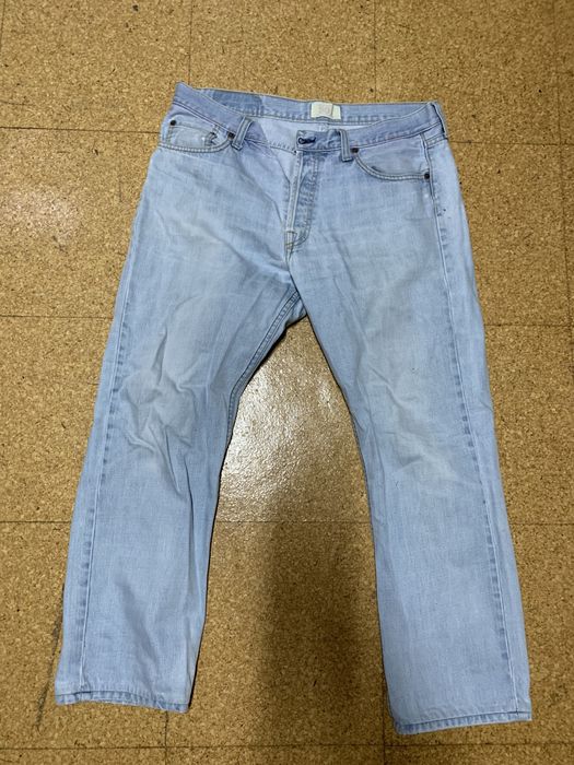 Calcas Levis em muito bom estado.