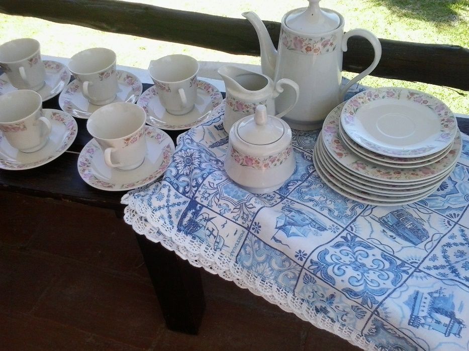 Serviços de chá e café /oferta 1 toalha