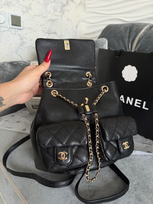 Черный рюкзак Chanel