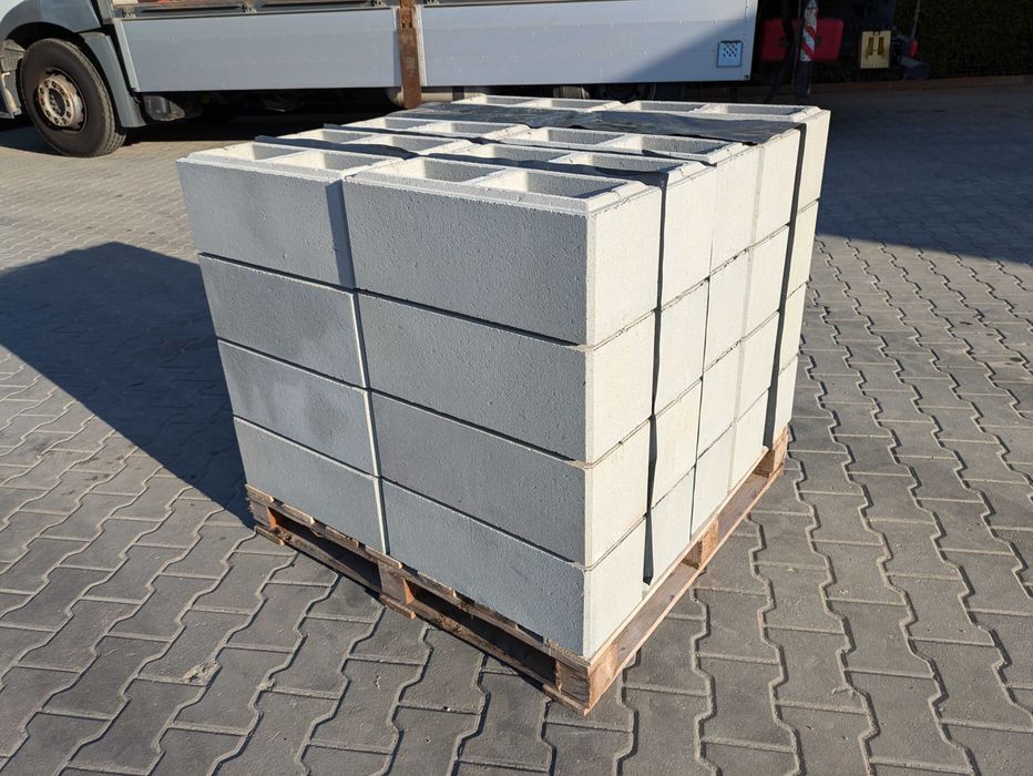 Bloczek, pustak ogrodzeniowy betonowy biały nowość 50x20x20 1 gat.