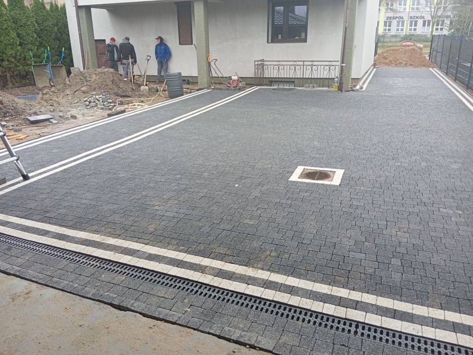 Układanie kostki brukowej , montaż ogrodzeń