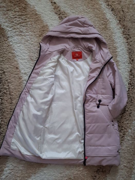 Продам куртку для девочки (осень-весна)