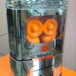 VITRINE  3  FRIGORIFICA REFRIGERADA PASTELARIA CAFE + MAQUINA DE SUMOS LARANJA AUTOMÁTICAS