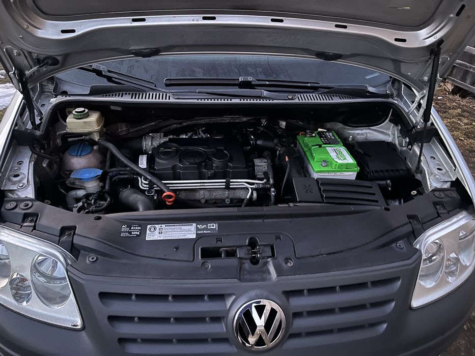 Продам машину Voskswagen Caddy 2008 рік , дуже гарниму стані , дзвоніт