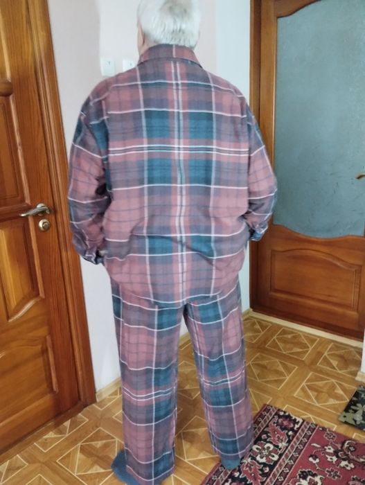 Тепла чоловіча піжама розмір64--66- фланель батальний розмір