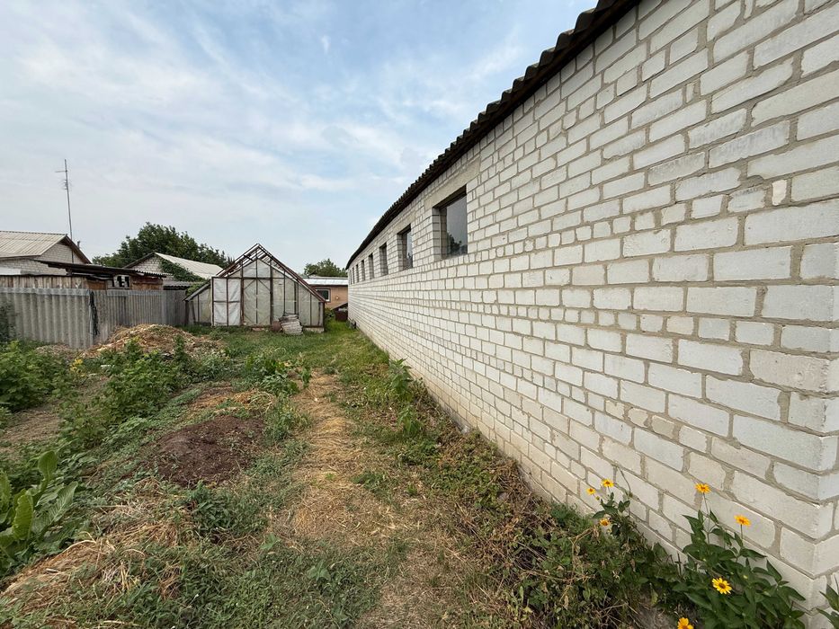 Продаж домоволодіння з двома будинками для великої родини в с. Вергуни