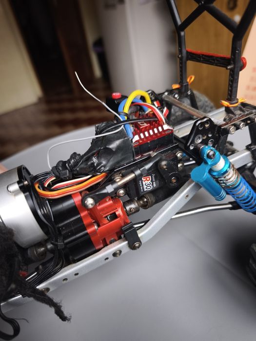 Axial scx10 rc crawler