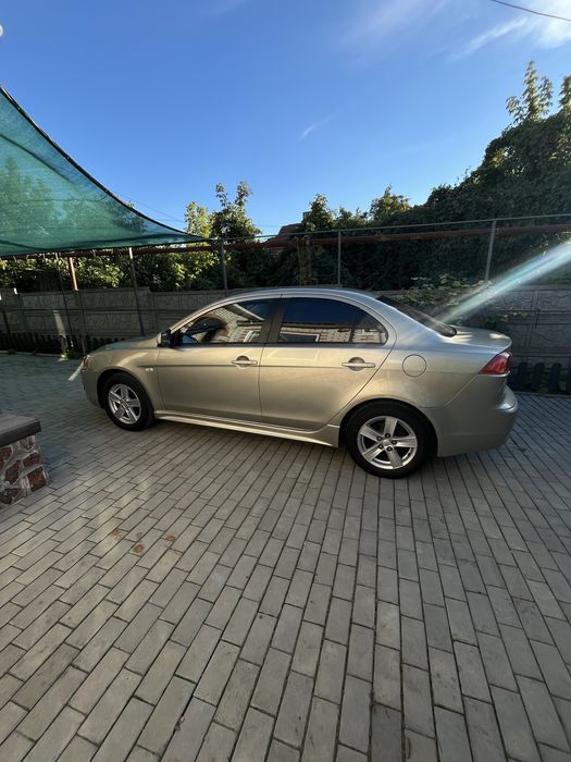Mitsubishi Lancer