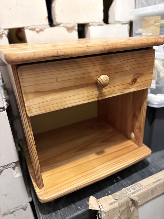 Drewniana szafka z szufladą, stolik