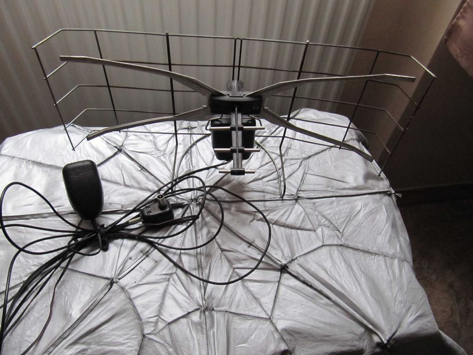 Антена кімнат.телевізійна Zolan 12V/100mA 3,65 м