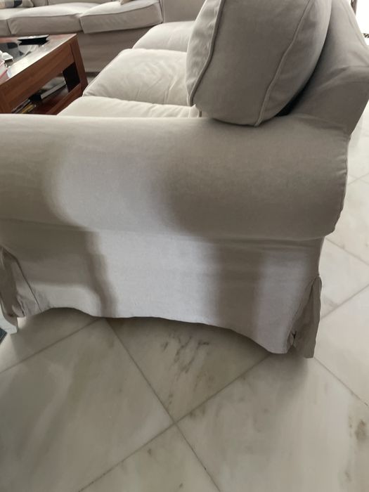 Dois sofas ikea iguais