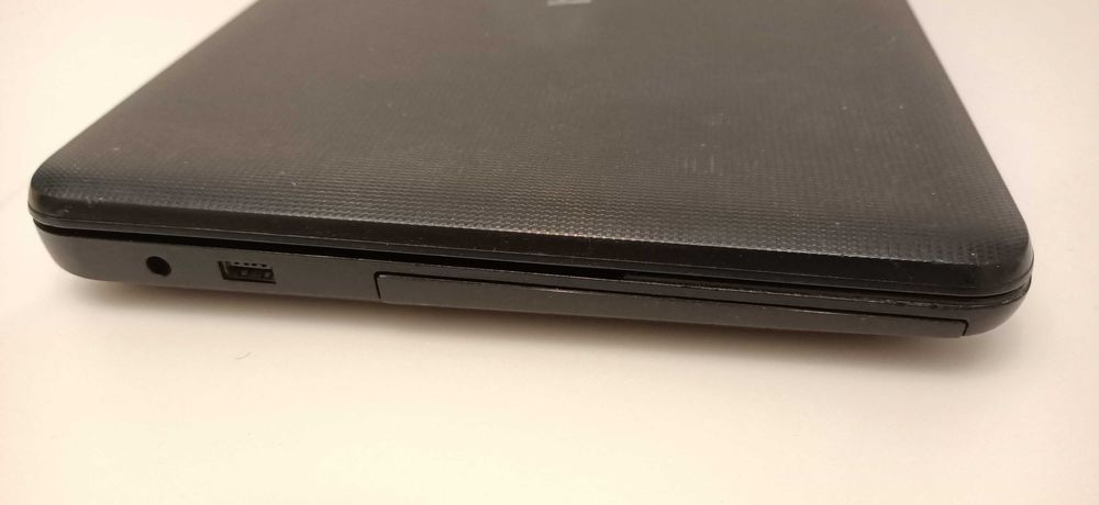 Toshiba Satelite C850 Intel Celeron B820 / 8GB RAM / 320 GB HDD