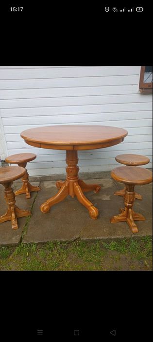 Кухонний набір стіл та табуретки