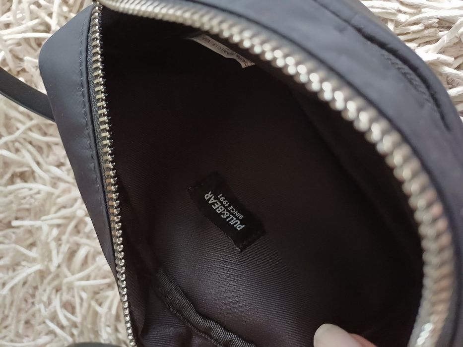 Сумка кросбоді Pull&Bear.