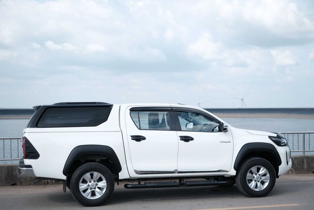 Zabudowa paki PREMIUM 4x4 HARDTOP Venture - TOYOTA HILUX 2015+ / 2021+