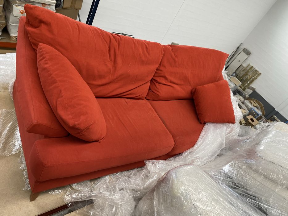 Sofa vermelho e veludo barato